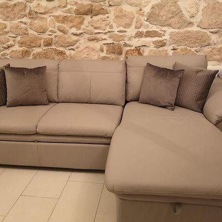 Apartment Michaela 4-Sterne & Parking Rovinj Exterior photo