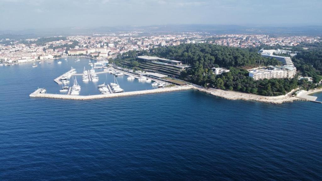 Apartment Michaela 4-Sterne & Parking Rovinj Exterior photo
