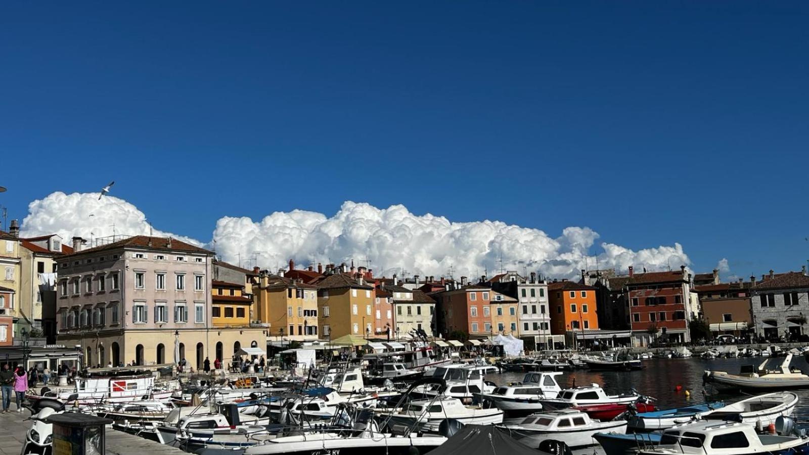 Apartment Michaela 4-Sterne & Parking Rovinj Exterior photo